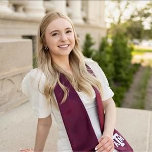 Meet your Posher, Savannah